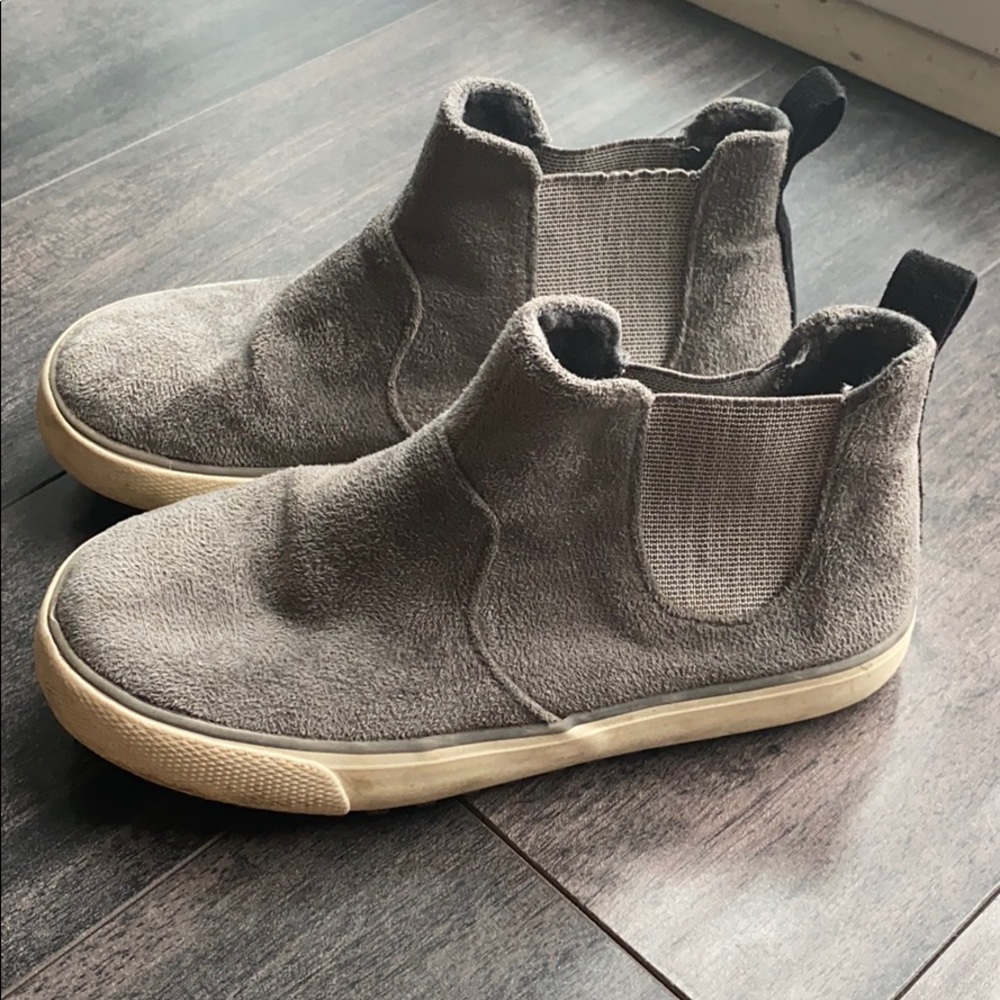 Boys grey shoes